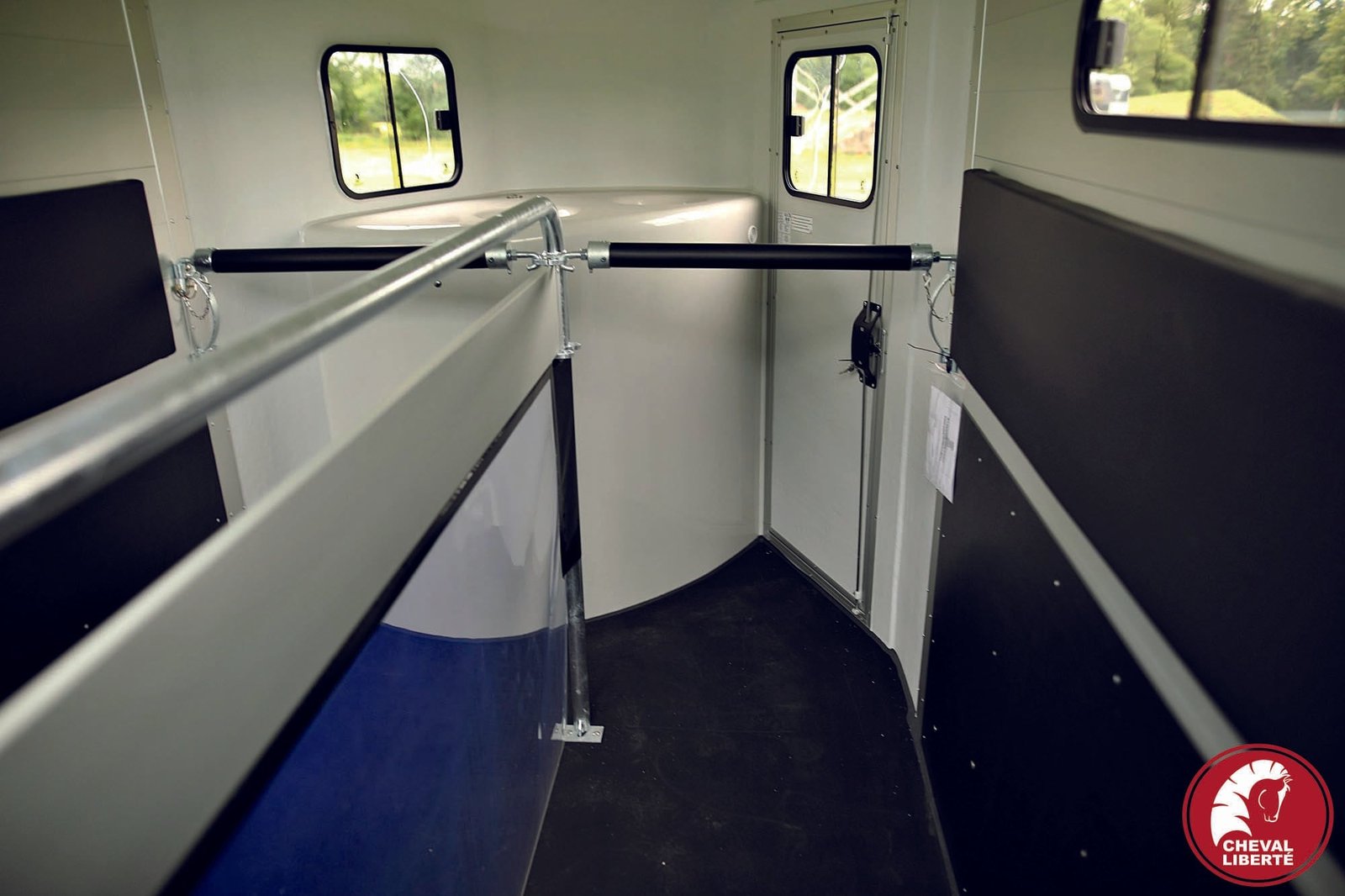 GOLD-3-INTERIEUR-1.jpg